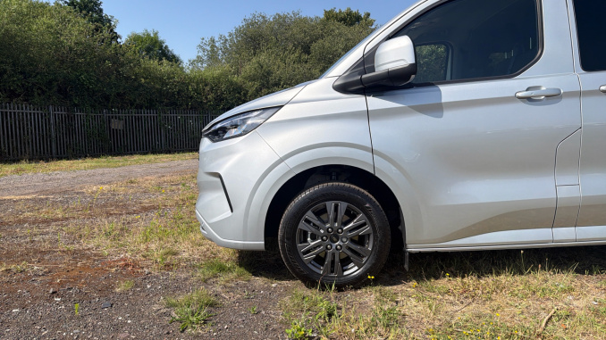 Ford Transit Custom 320 L2 Diesel Fwd 2.0 EcoBlue 136ps H1 Double Cab Van Limited Auto - Image 17